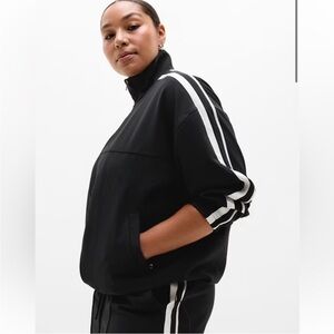 NWT Athleta Black Oversized MVP Track Jacket Sz Small
Active/ Causal
